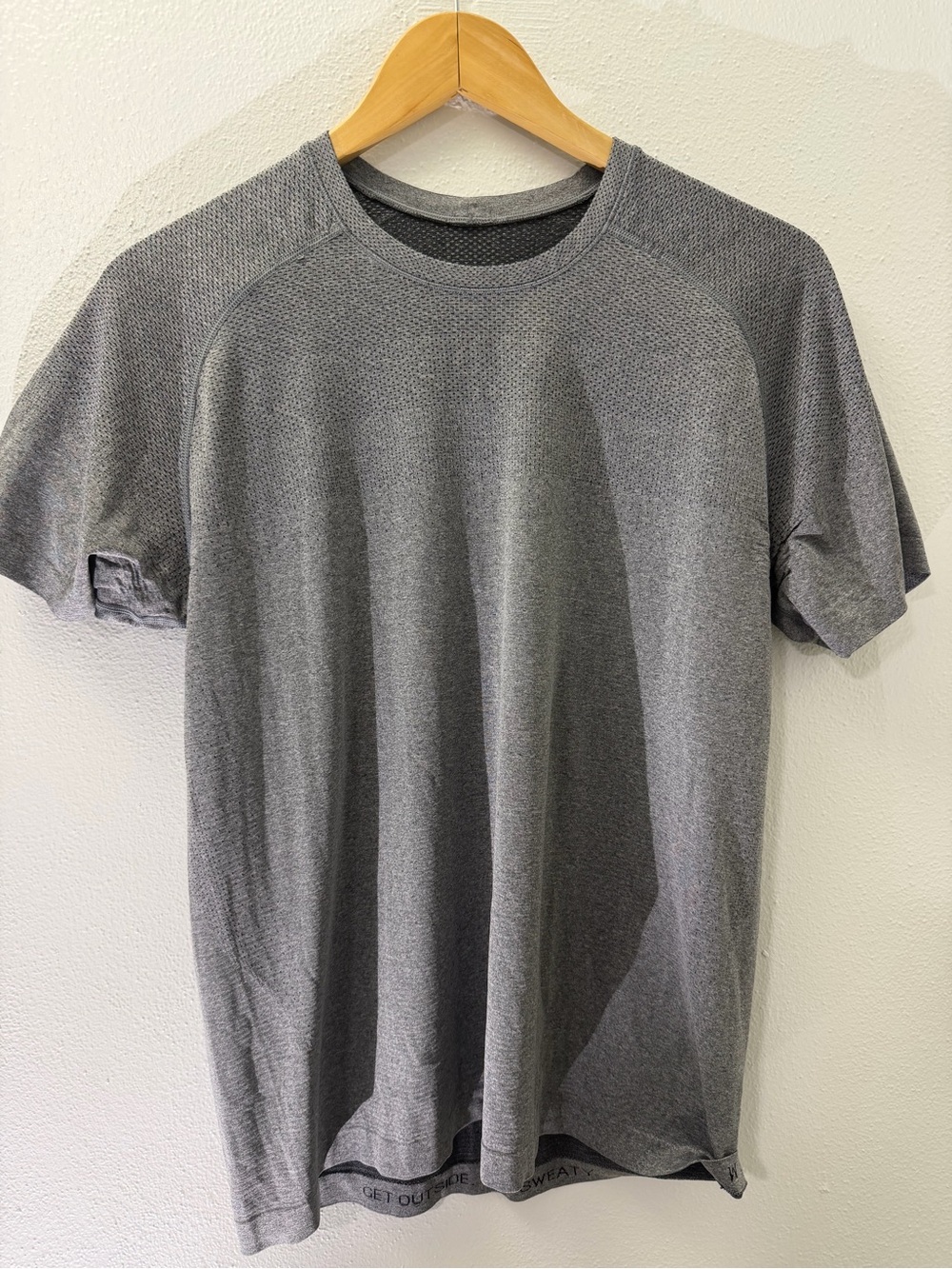 lululemon athletica Men's Heather Gray Short Sleeve Crew